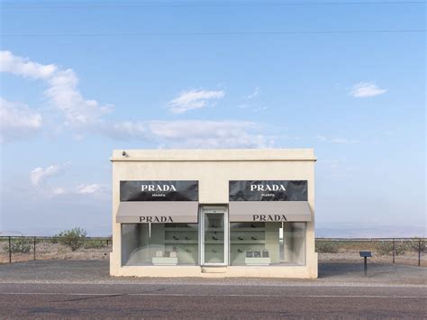 prada marfa lumineux|prada marfa in texas.